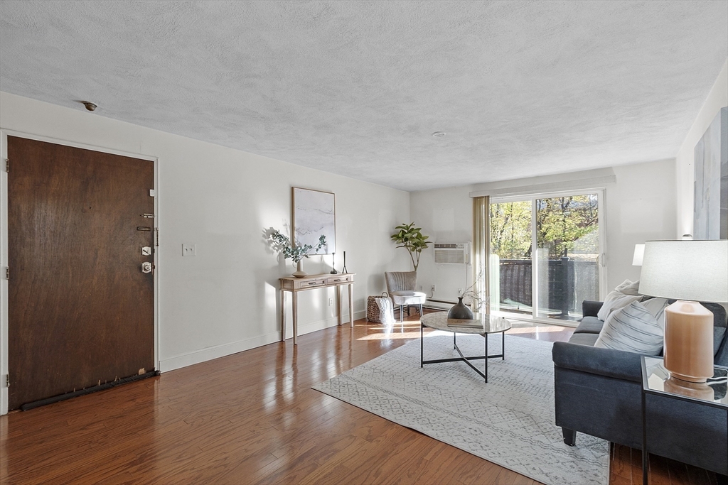 11 Walker Road, Unit 8 North Andover, MA 01845 - Photo 4 of 20 Gallery Image 4