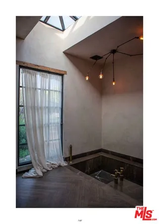 $40,000 | 1214 Palms Boulevard, Venice, CA 90291