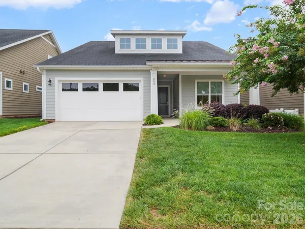 $639,900 | 253 Stone Mountain Way, Denver, NC 28037