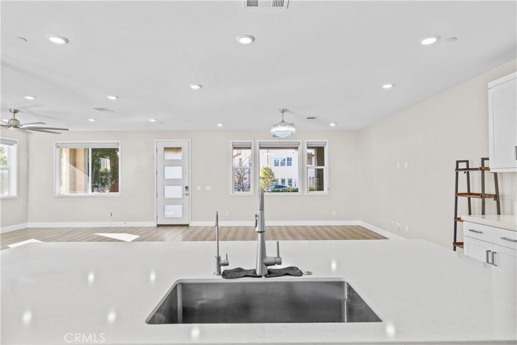 124 Zawn Irvine, CA 92618 - Photo 17 of 56 a view of a room with gym equipment