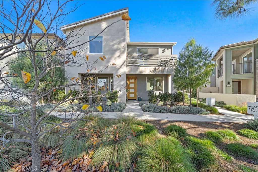 124 Zawn Irvine, CA 92618 - Photo 56 of 56 a view of a building with a yard