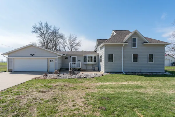 $219,900 | 301 South Street West, Amboy, MN 56010