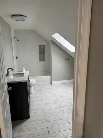 $2,100 | 201 Whipple Street, Unit 3, Fall River, MA 02721