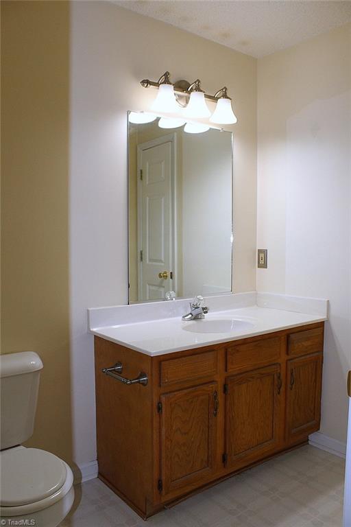 152 Quail Ridge Drive Lexington, NC 27292 - Photo 11 of 25 Bath