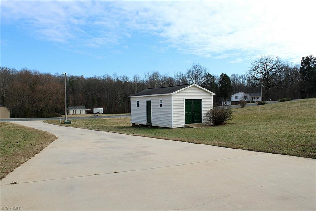 152 Quail Ridge Drive Lexington, NC 27292 - Photo 19 of 25 Storage building