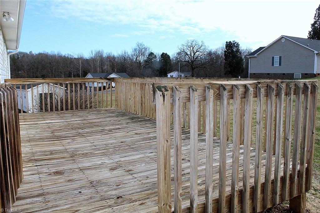 152 Quail Ridge Drive Lexington, NC 27292 - Photo 21 of 25 Deck