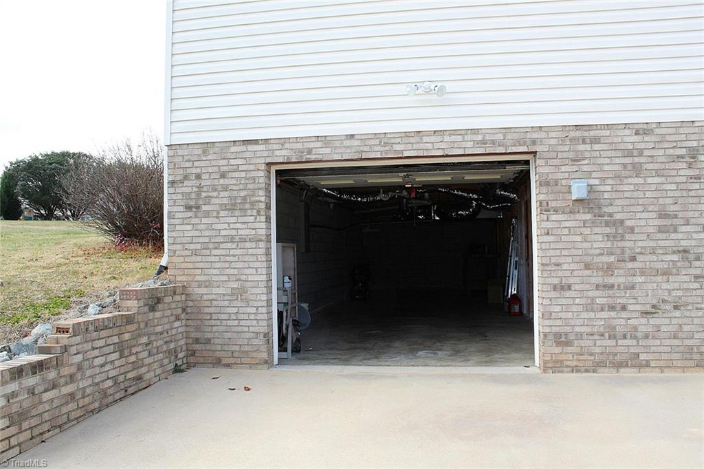 152 Quail Ridge Drive Lexington, NC 27292 - Photo 24 of 25 Garage Entry