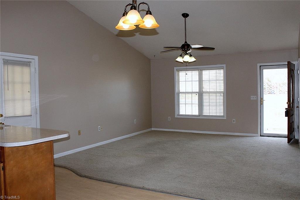 152 Quail Ridge Drive Lexington, NC 27292 - Photo 4 of 25 Living Room