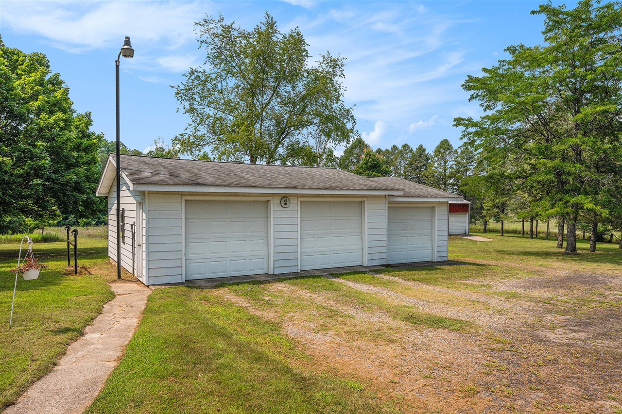 14450 Wing Road Bellevue, MI 49021 - Photo 17 of 21