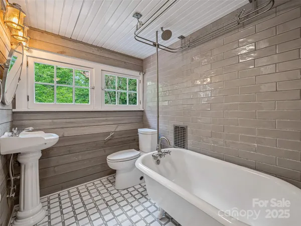 $1,125,000 | 111 Rathfarnham Circle, Arden, NC 28704