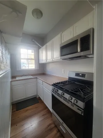 $2,400 | 168 Farmington Avenue, Cranston, RI 02920