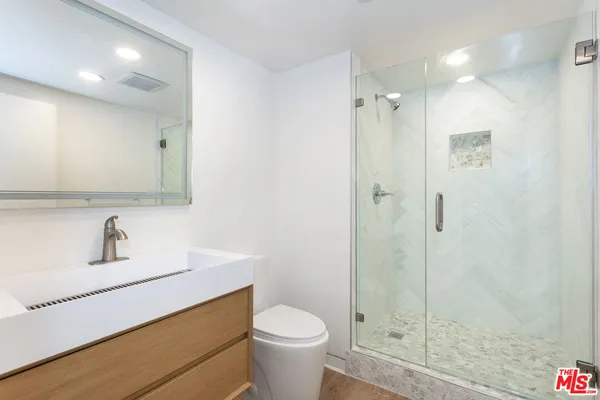 $5,850 | 301 South Rexford Drive, Unit 1, Beverly Hills, CA 90212