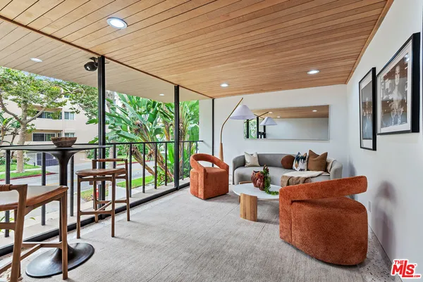 $5,850 | 301 South Rexford Drive, Unit 1, Beverly Hills, CA 90212