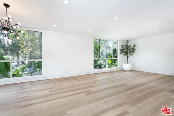 $5,850 | 301 South Rexford Drive, Unit 1, Beverly Hills, CA 90212