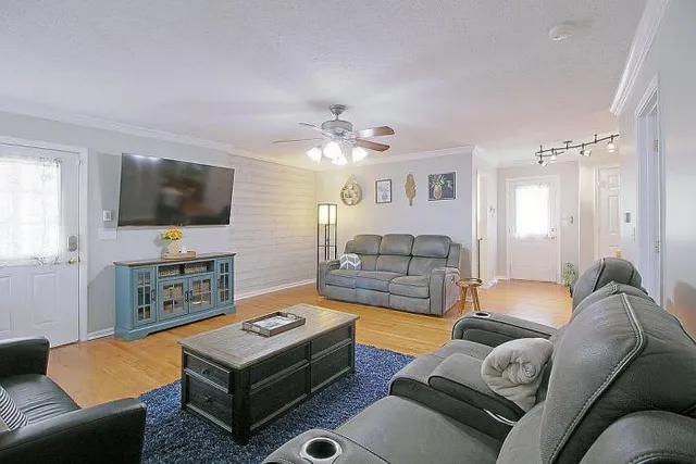 $489,000 | 923 East Epler Avenue, Indianapolis, IN 46227