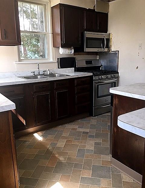 241 Elm Road Ambridge, PA 15003 - Photo 8 of 14 Gallery Image 8