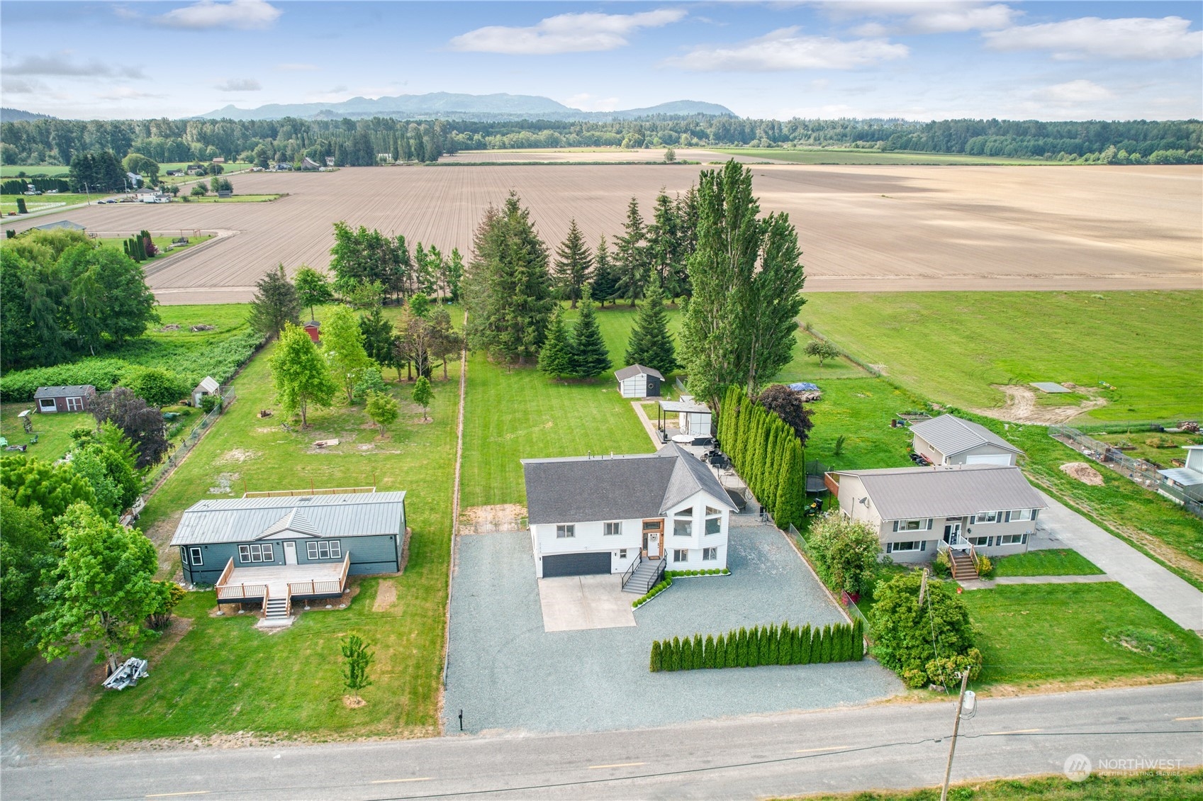 21614 Lafayette Road Sedro-Woolley, WA 98284 - Photo 3 of 40 Gallery Image 3