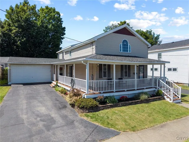 $249,900 | 286 West 2nd Street, Oswego, NY 13126