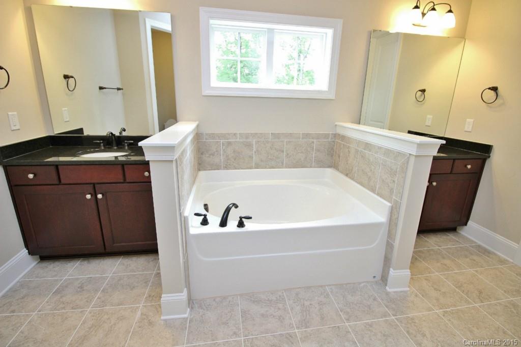 556 Highland Ridge Point Lake Wylie, SC 29710 - Photo 14 of 23 Gallery Image 14