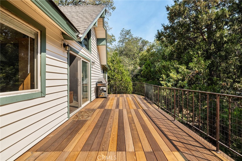 175 Golf Course Road Lake Arrowhead, CA 92352 - Photo 7 of 73 MAIN LEVEL EXTERIOR BAR B- QUE DECK AREA BRAND NEW!!!