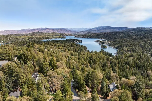 $645,000 | 175 Golf Course Road, Lake Arrowhead, CA 92352