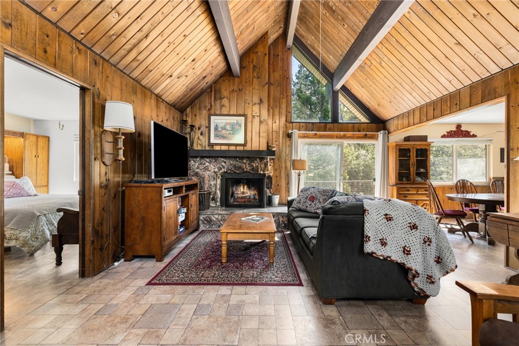 175 Golf Course Road Lake Arrowhead, CA 92352 - Photo 4 of 73 EVERYTHING YOU NEED ON THE MAIN LEVEL!