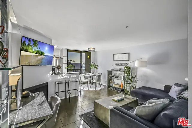 $499,000 | 7320 Hawthorn Avenue, Unit 315, Los Angeles, CA 90046