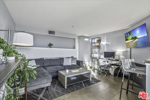 $499,000 | 7320 Hawthorn Avenue, Unit 315, Los Angeles, CA 90046