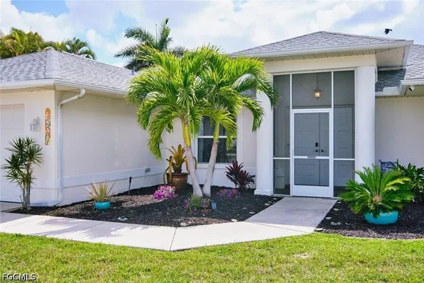 $2,950 | 2201 Southeast 5th Avenue, Cape Coral, FL 33990