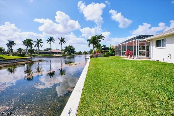 $2,950 | 2201 Southeast 5th Avenue, Cape Coral, FL 33990