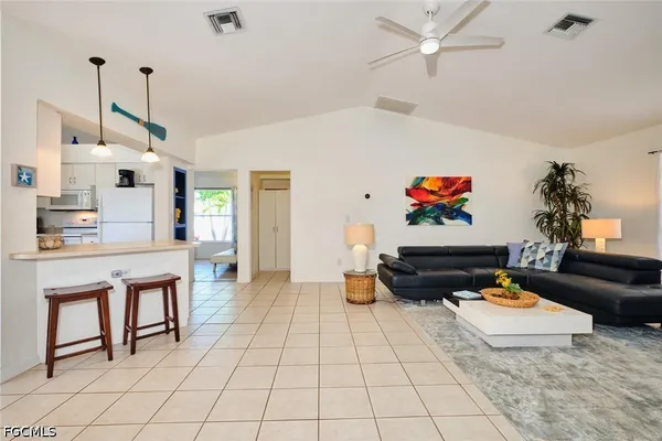 $2,950 | 2201 Southeast 5th Avenue, Cape Coral, FL 33990