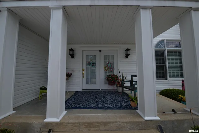 $469,000 | 15821 North Tolle Lane, Mount Vernon, IL 62864