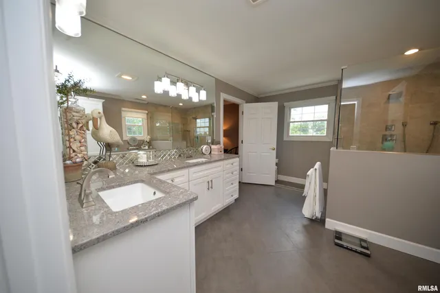 $469,000 | 15821 North Tolle Lane, Mount Vernon, IL 62864