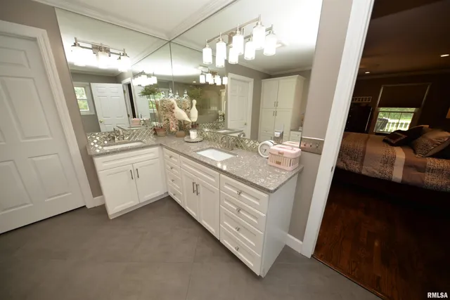 $469,000 | 15821 North Tolle Lane, Mount Vernon, IL 62864