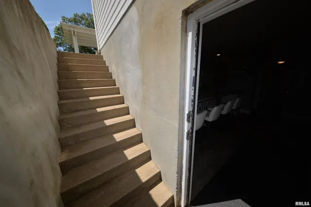 $469,000 | 15821 North Tolle Lane, Mount Vernon, IL 62864