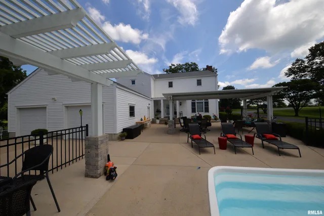 $469,000 | 15821 North Tolle Lane, Mount Vernon, IL 62864