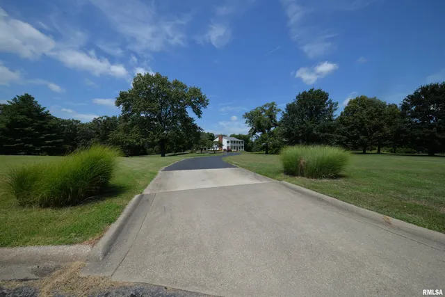 $469,000 | 15821 North Tolle Lane, Mount Vernon, IL 62864