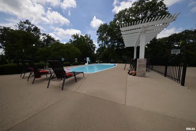 $469,000 | 15821 North Tolle Lane, Mount Vernon, IL 62864