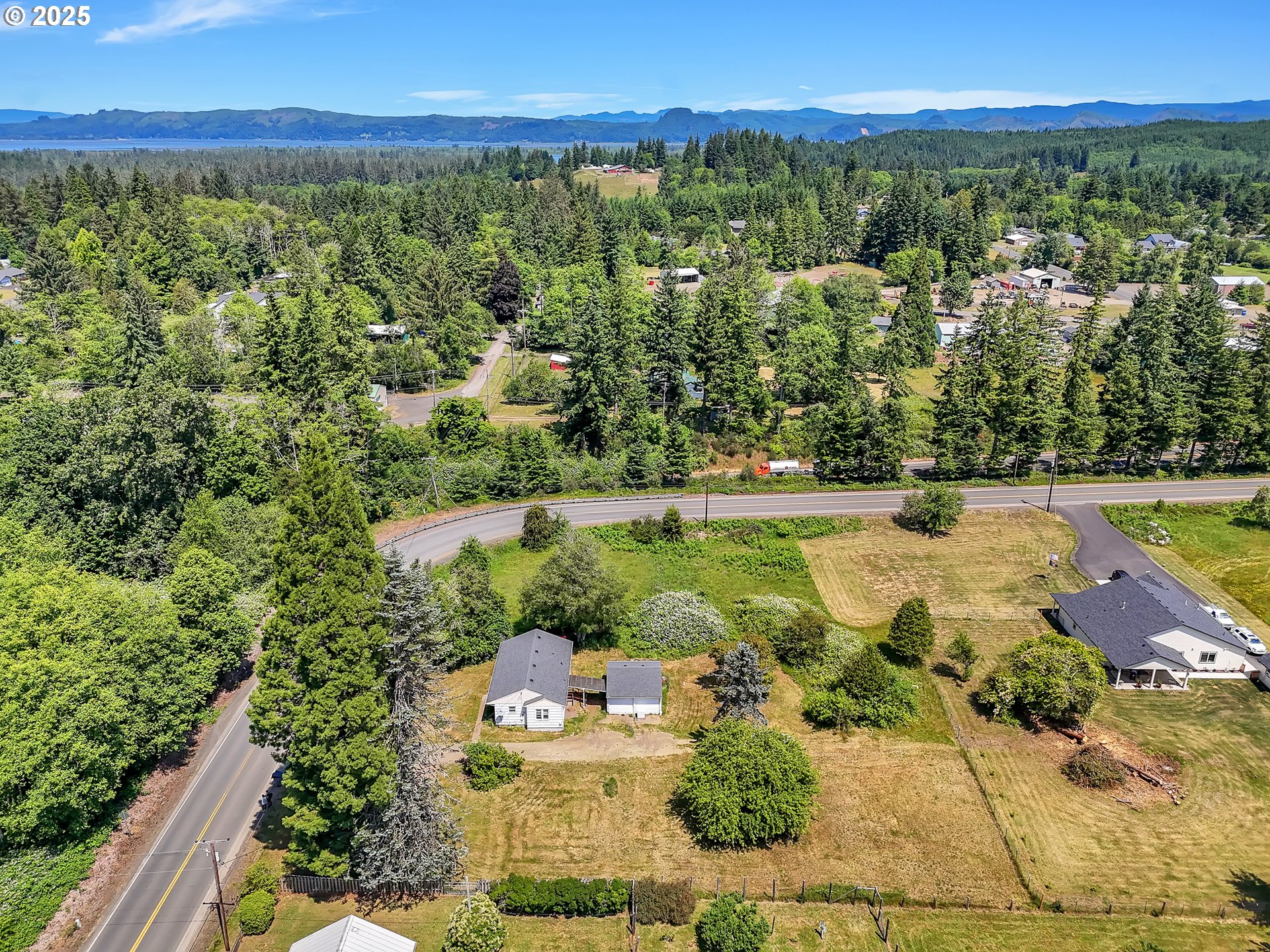 43018 Hillcrest Loop Astoria, OR 97103 - Photo 27 of 27 a view of a city