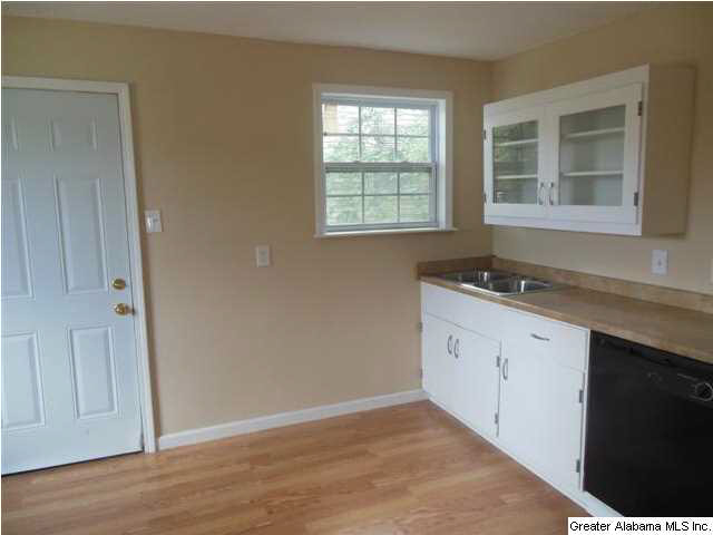 581 Seminole Circle Fairfield, AL 35064 - Photo 7 of 17