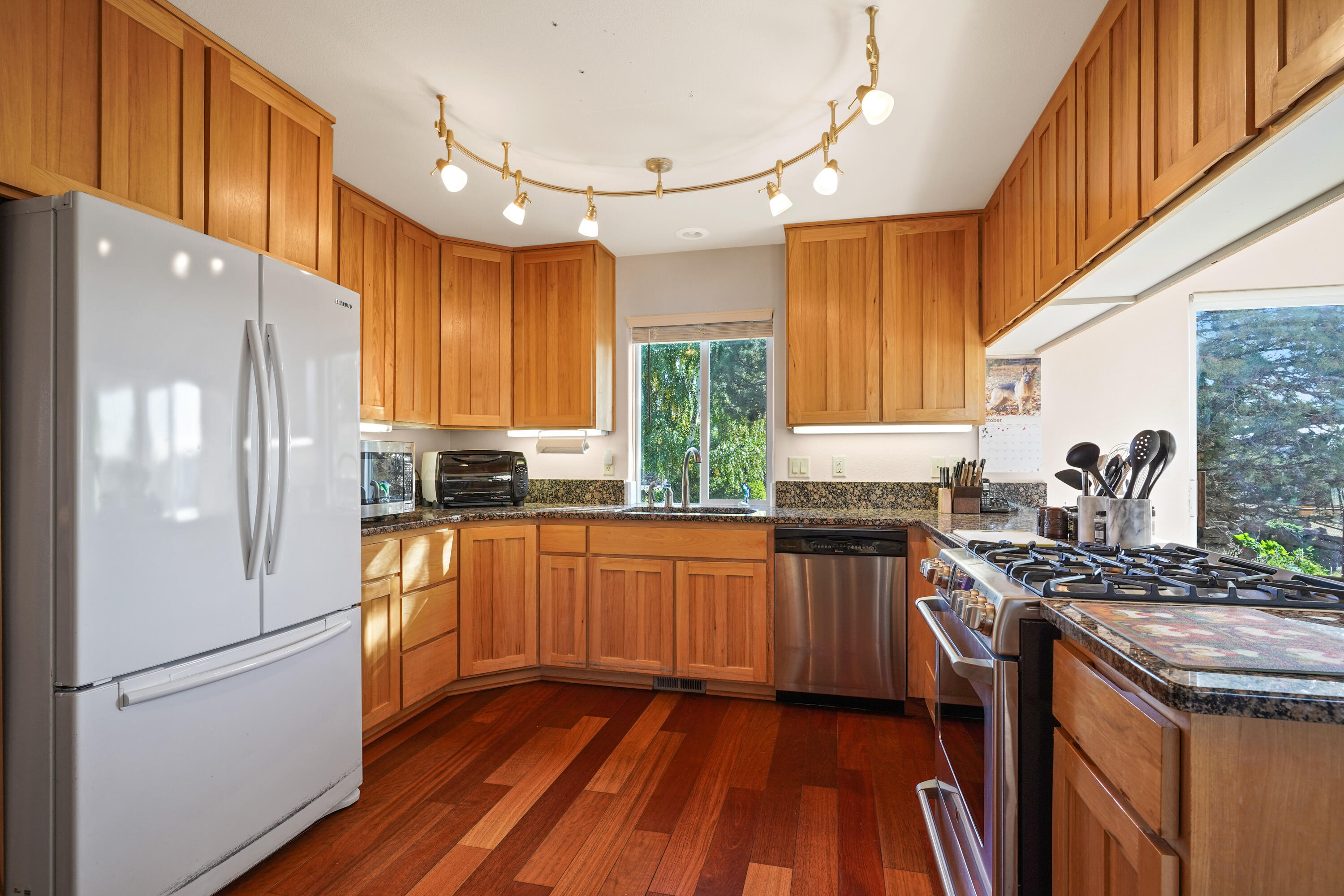 61530 Ward Road Bend, OR 97702 - Photo 29 of 43 Main Kitchen 1