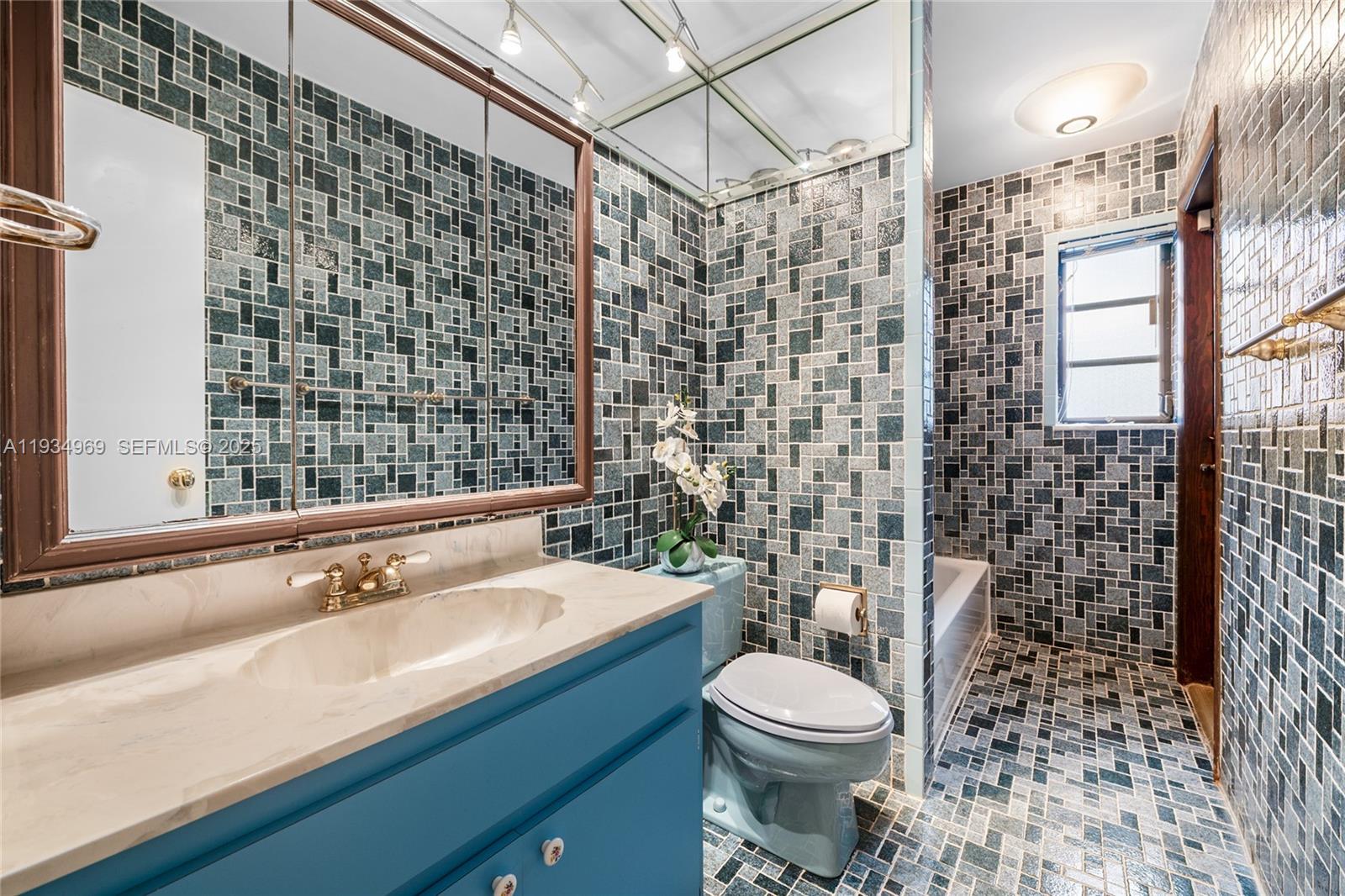 7524 Southwest 78th Terrace Miami, FL 33143 - Photo 11 of 28 1st Floor Bathroom/Cabana