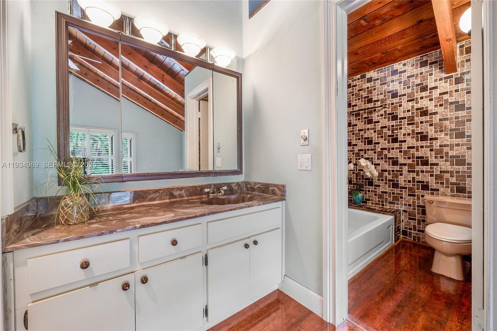 7524 Southwest 78th Terrace Miami, FL 33143 - Photo 19 of 28