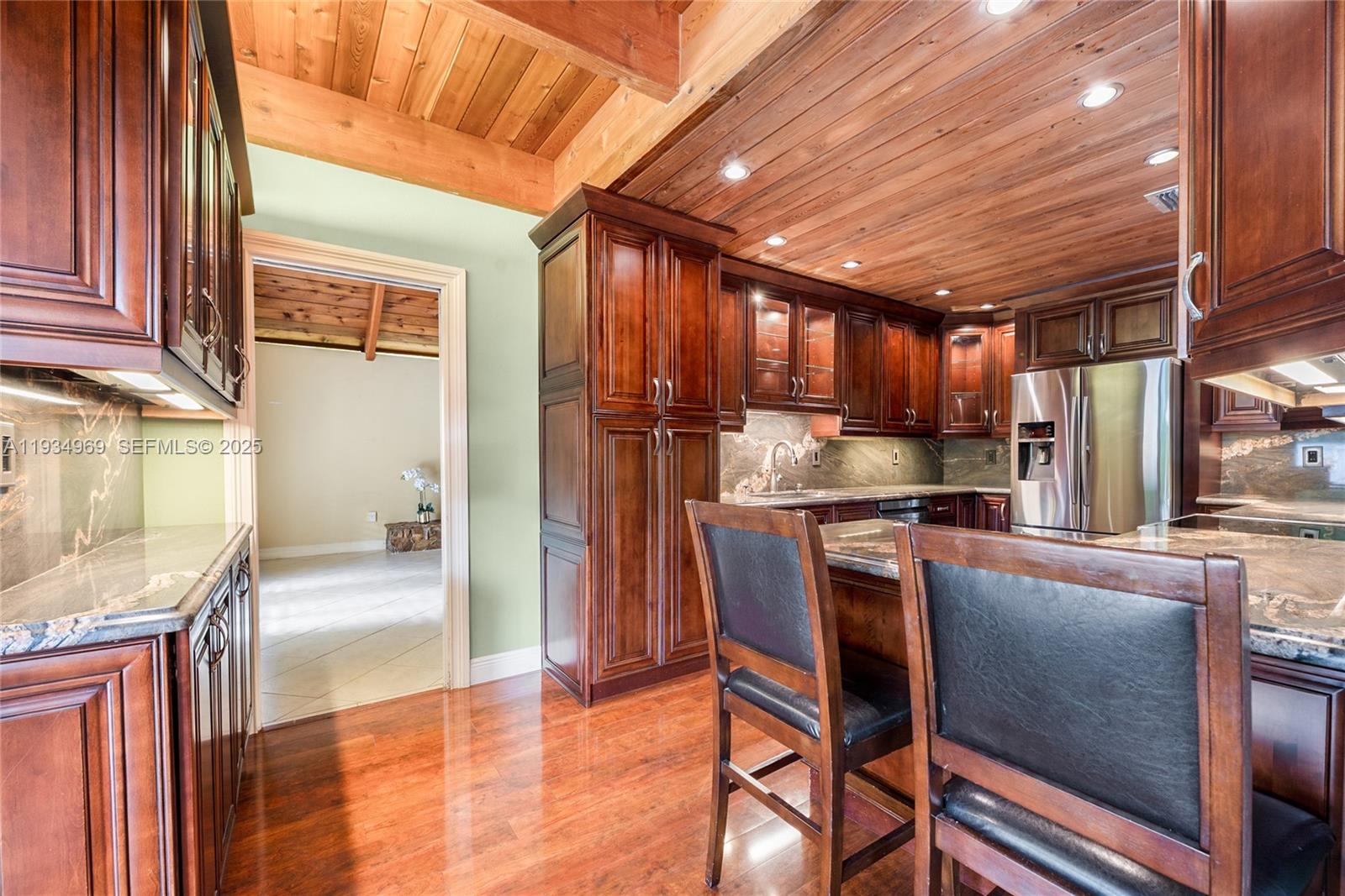 7524 Southwest 78th Terrace Miami, FL 33143 - Photo 7 of 28