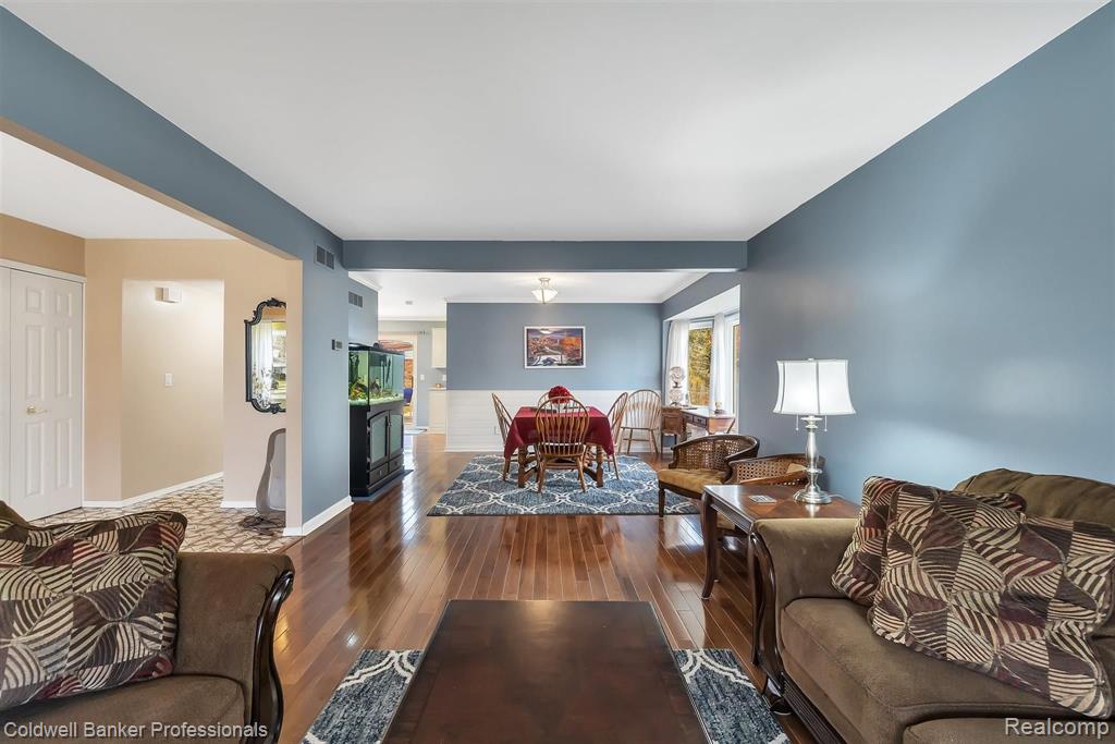 6951 East Spring Drive Canton, MI 48187 - Photo 6 of 43