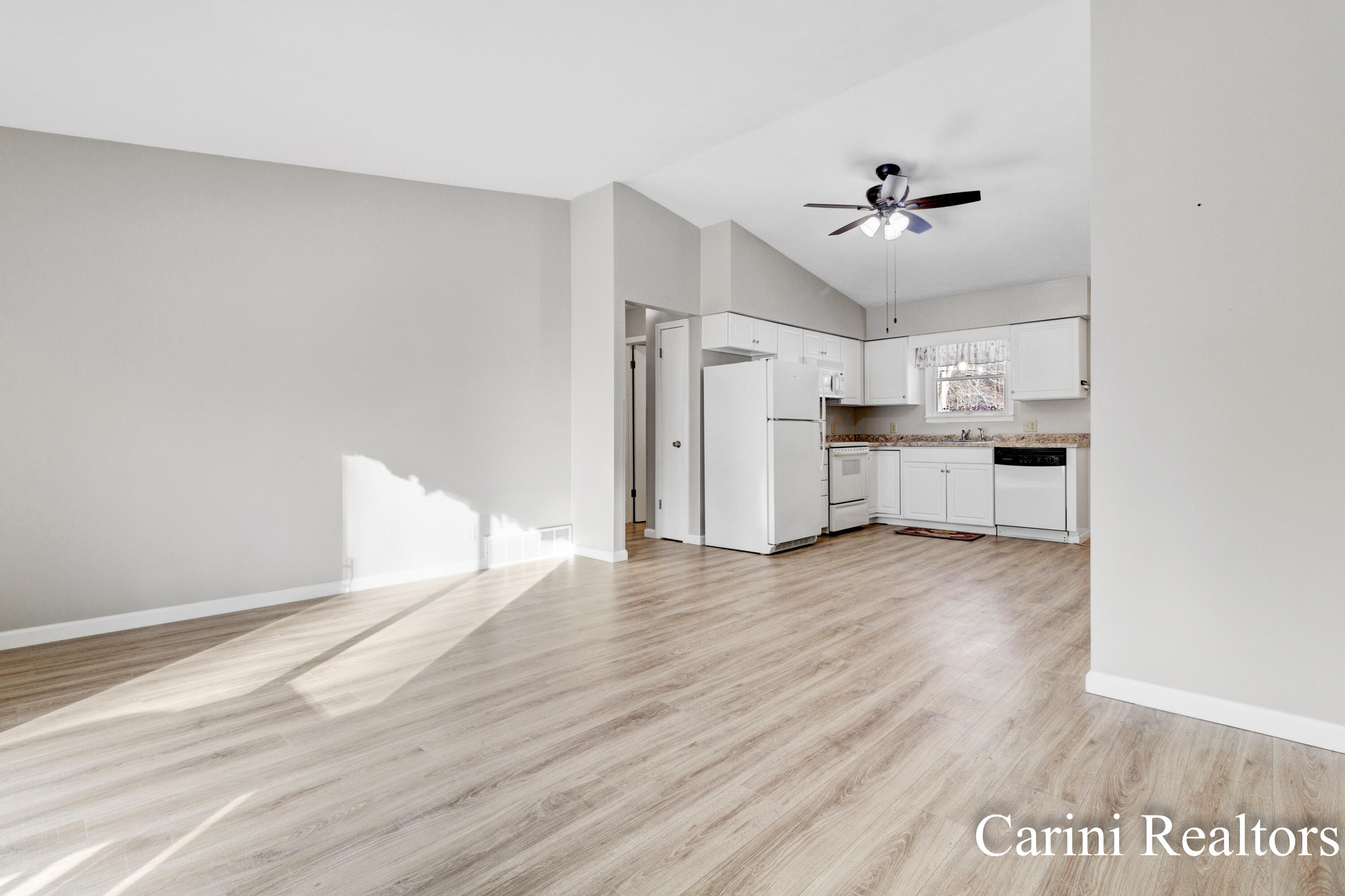 16484 Taft Road Spring Lake, MI 49456 - Photo 14 of 30 Derick Carini - 16484 & 16488 Taft (30)-