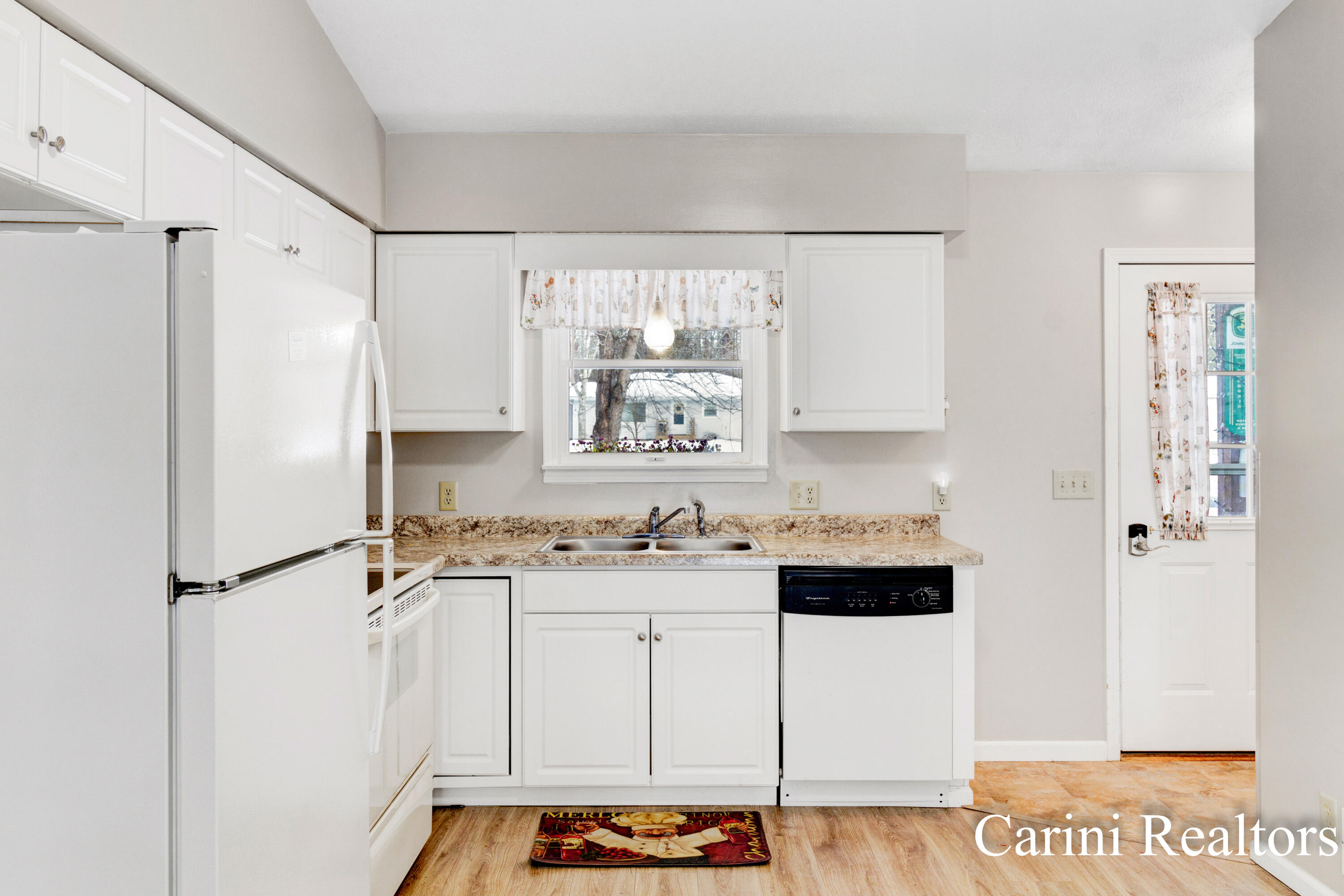 16484 Taft Road Spring Lake, MI 49456 - Photo 8 of 30 Derick Carini - 16484 & 16488 Taft (30)-