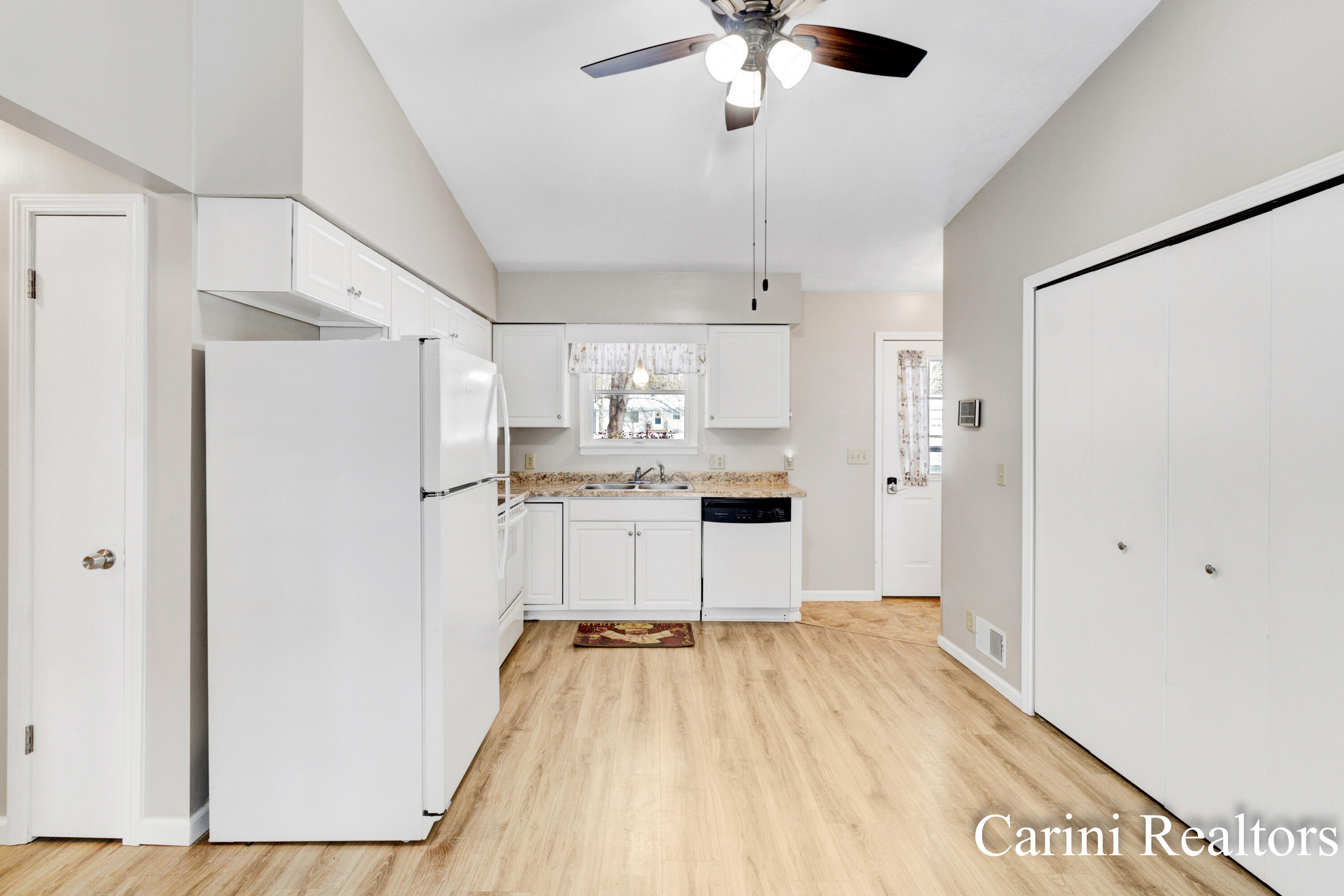 16484 Taft Road Spring Lake, MI 49456 - Photo 10 of 30 Derick Carini - 16484 & 16488 Taft (30)-