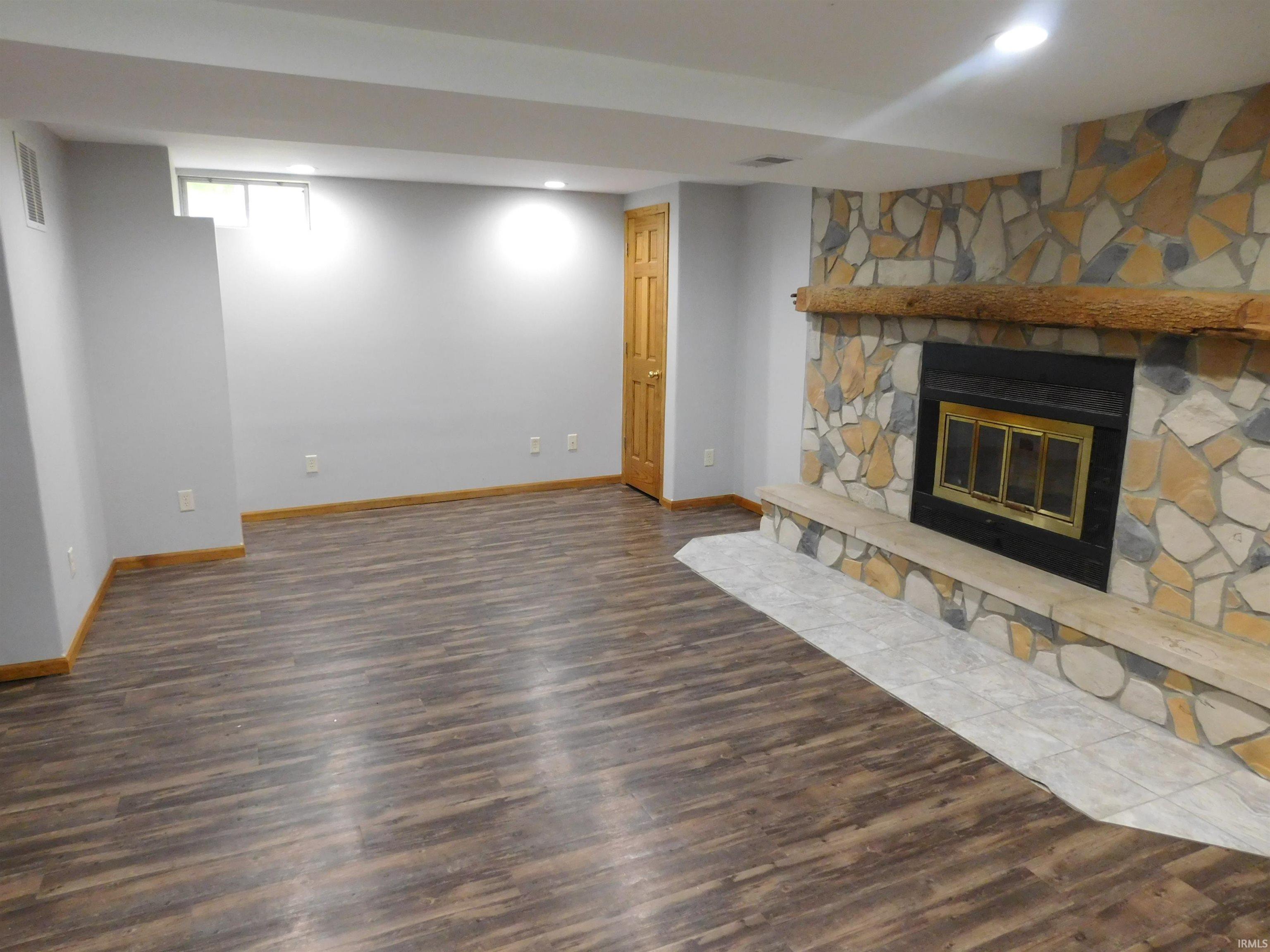 7531 West Crystal Lake Road Warsaw, IN 46580 - Photo 15 of 28