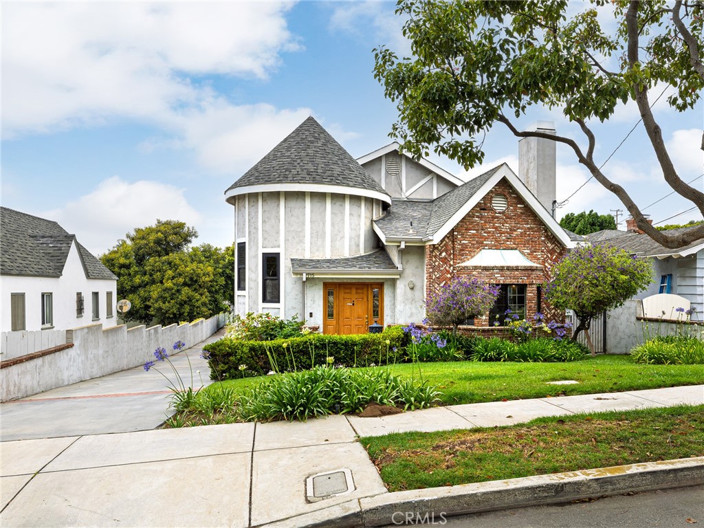 715 W Palm Ave